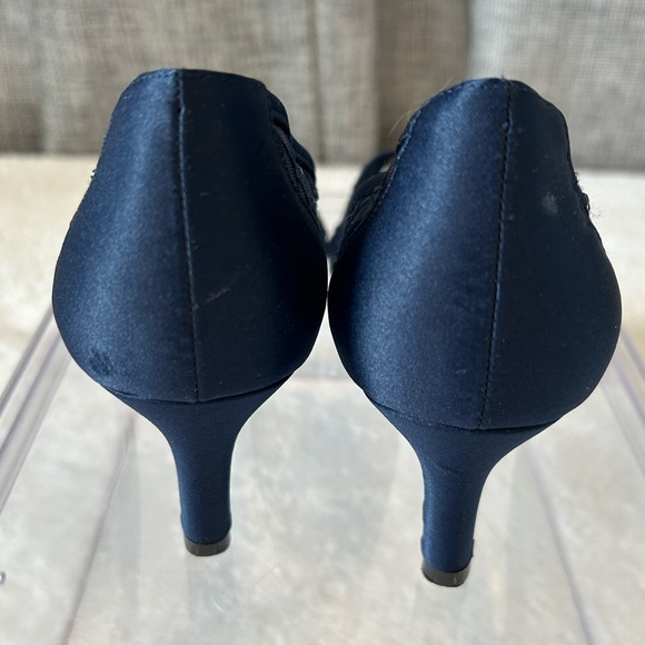 Adrianna Papell navy blue mesh peep toe heels with rhinestones. Size 8W - Picture 7 of 11